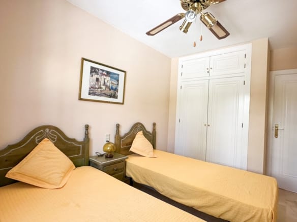 2 Bedroom Property in Orihuela Costa