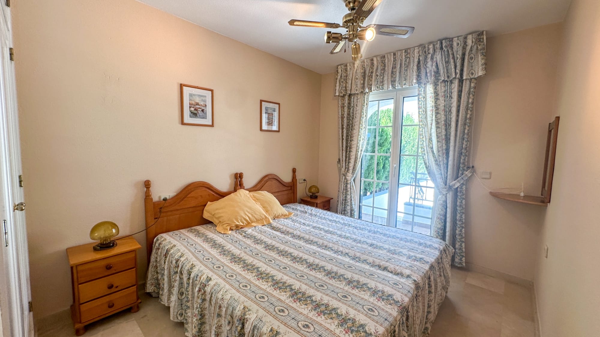 2 Bedroom Property in Orihuela Costa