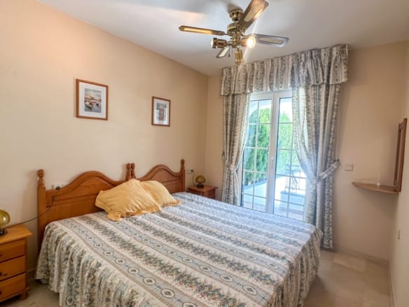 2 Bedroom Property in Orihuela Costa