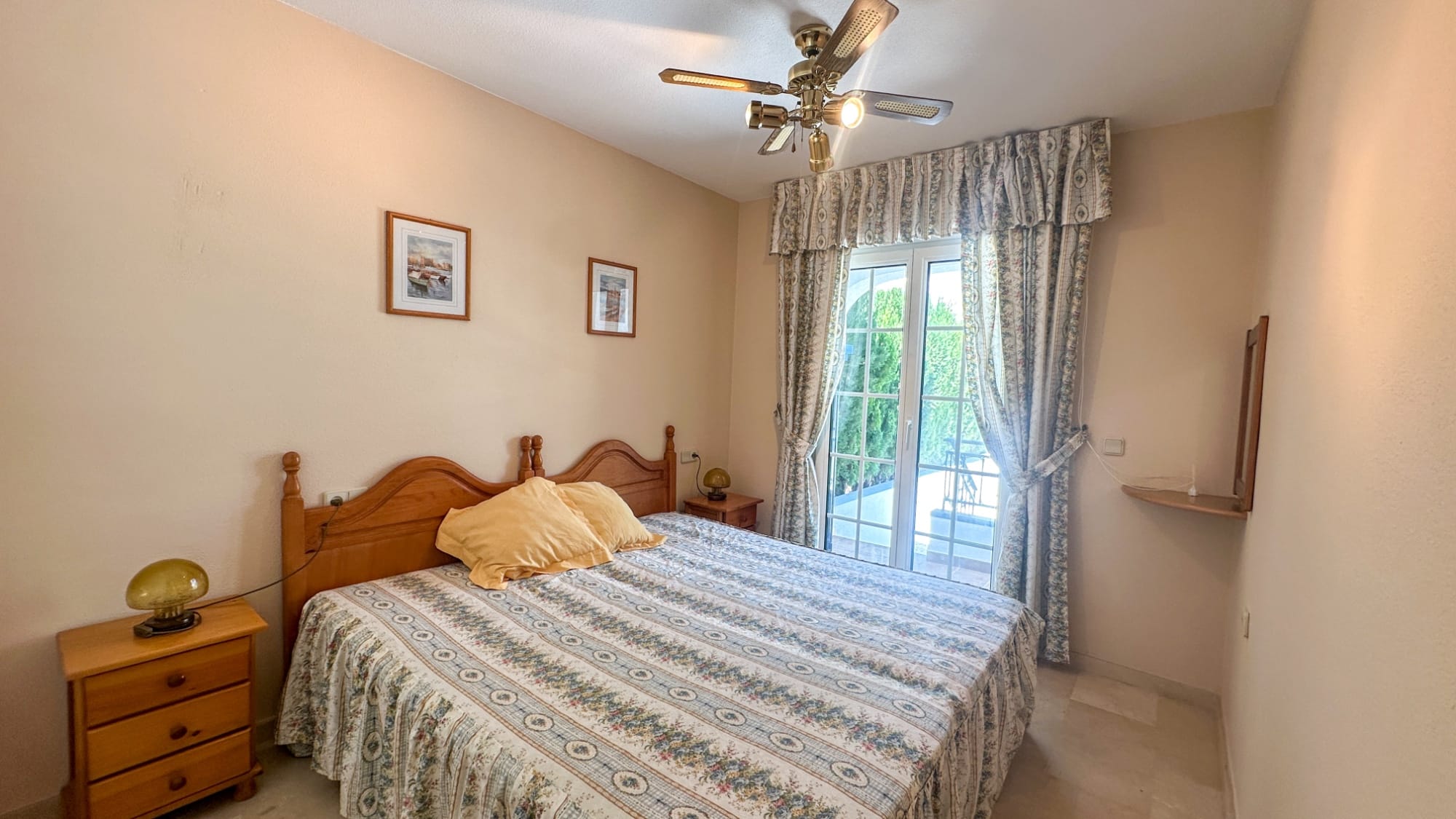 2 Bedroom Property in Orihuela Costa