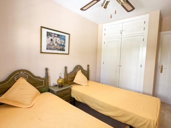 2 Bedroom Property in Orihuela Costa