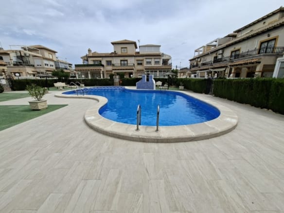 2 Bedroom Property in Orihuela Costa
