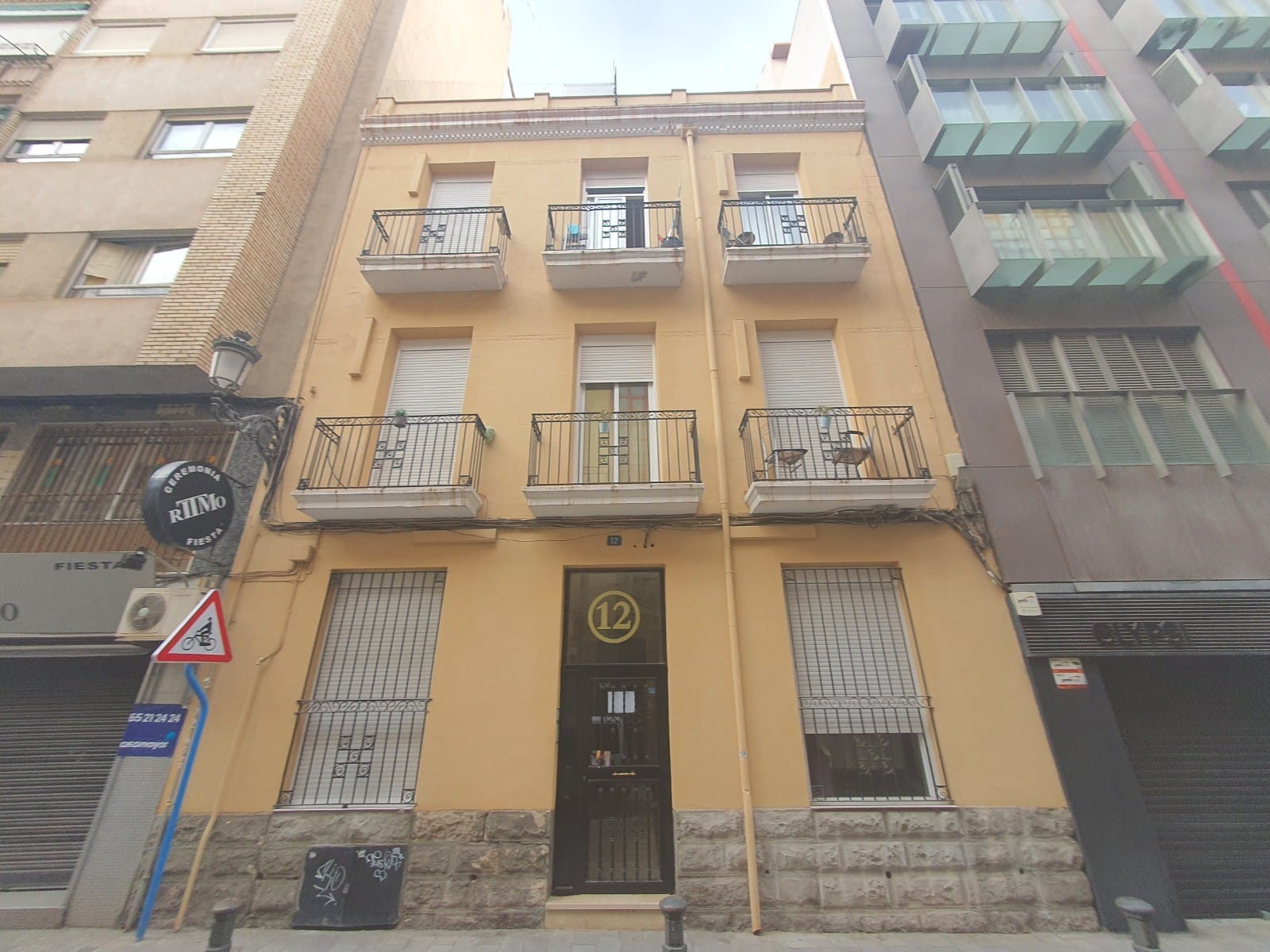 16 Bedroom Property in Alicante
