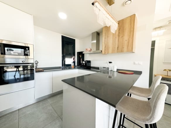2 Bedroom Property in Orihuela Costa