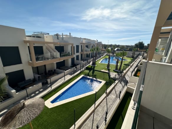 2 Bedroom Property in Orihuela Costa