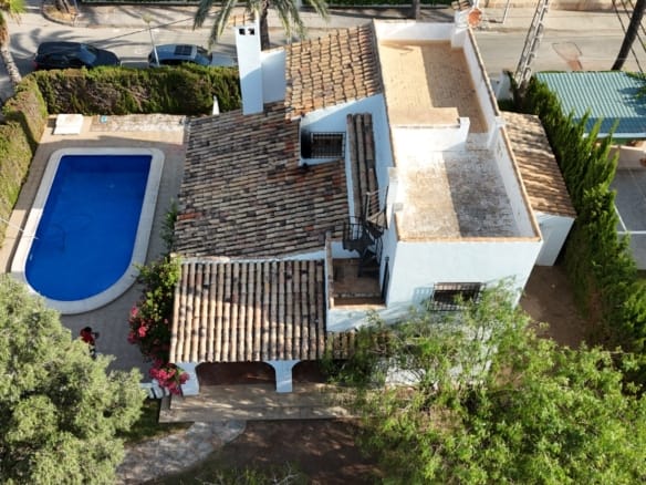 4 Bedroom Property in Cabo Roig