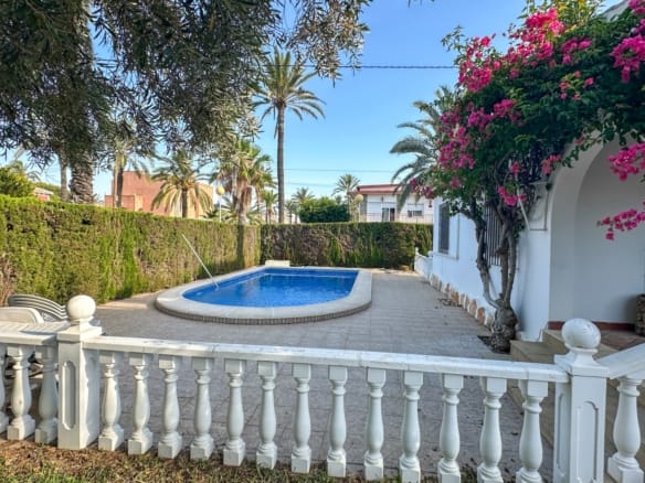 4 Bedroom Property in Cabo Roig