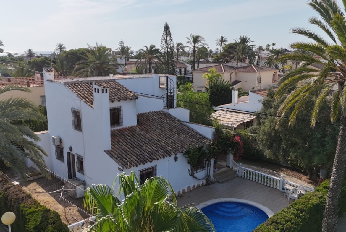 4 Bedroom Property in Cabo Roig