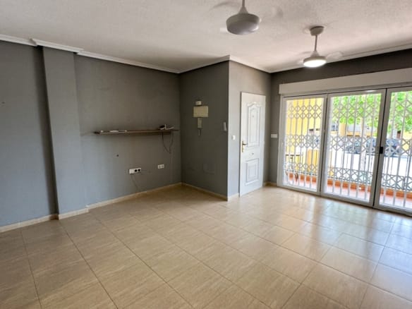 2 Bedroom Property in Daya Nueva