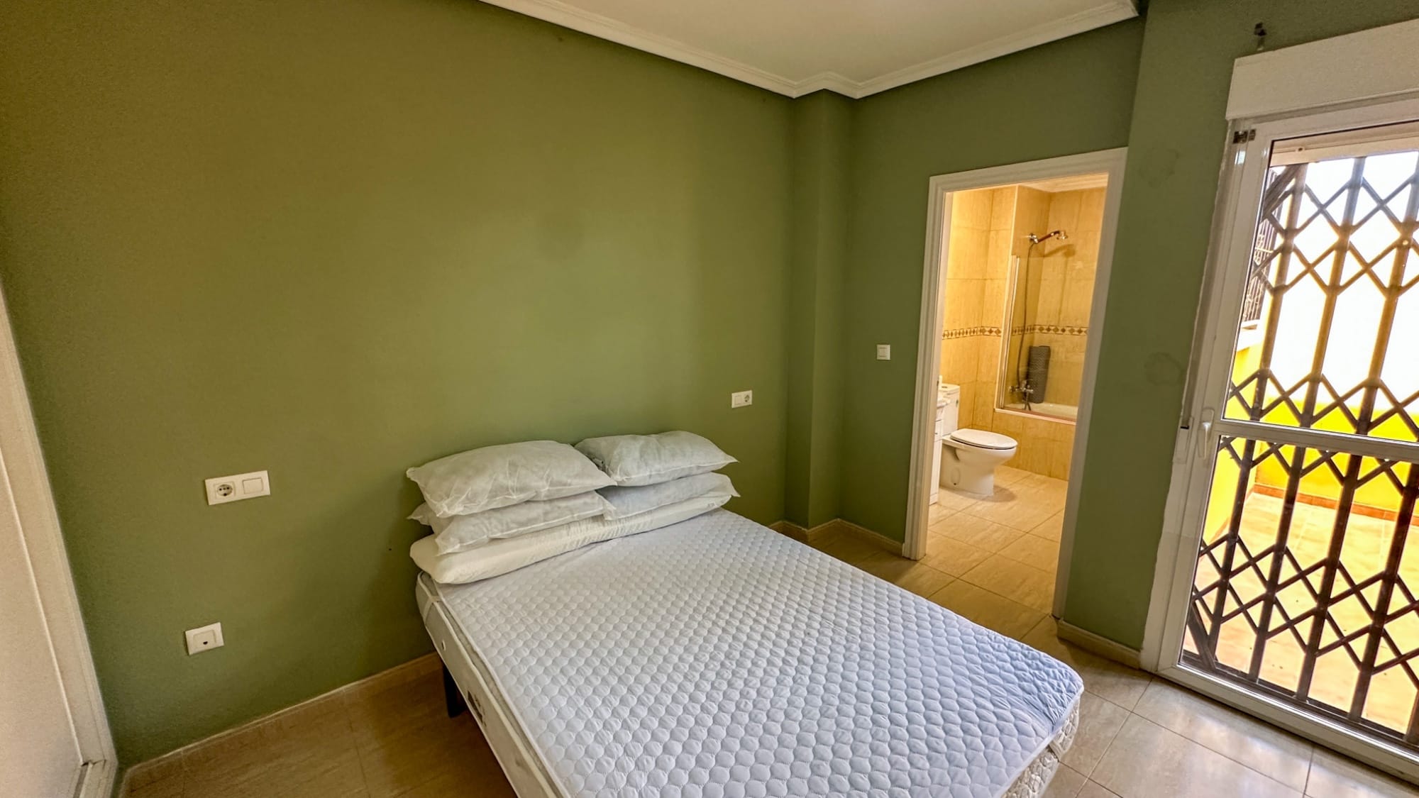 2 Bedroom Property in Daya Nueva