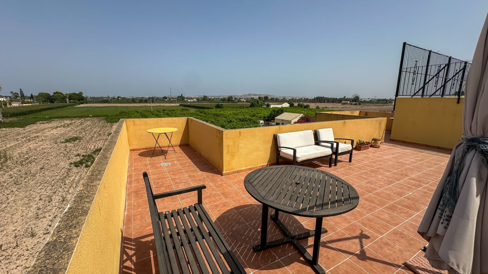 2 Bedroom Property in Daya Nueva