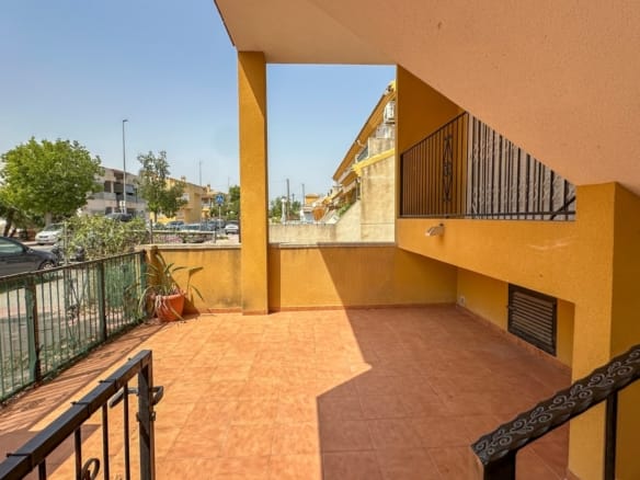 2 Bedroom Property in Daya Nueva