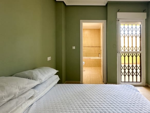 2 Bedroom Property in Daya Nueva