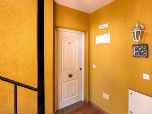 2 Bedroom Property in Daya Nueva