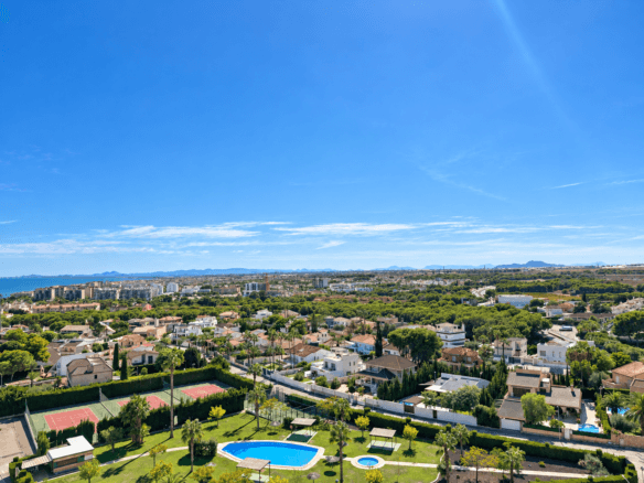 2 Bedroom Property in Orihuela Costa