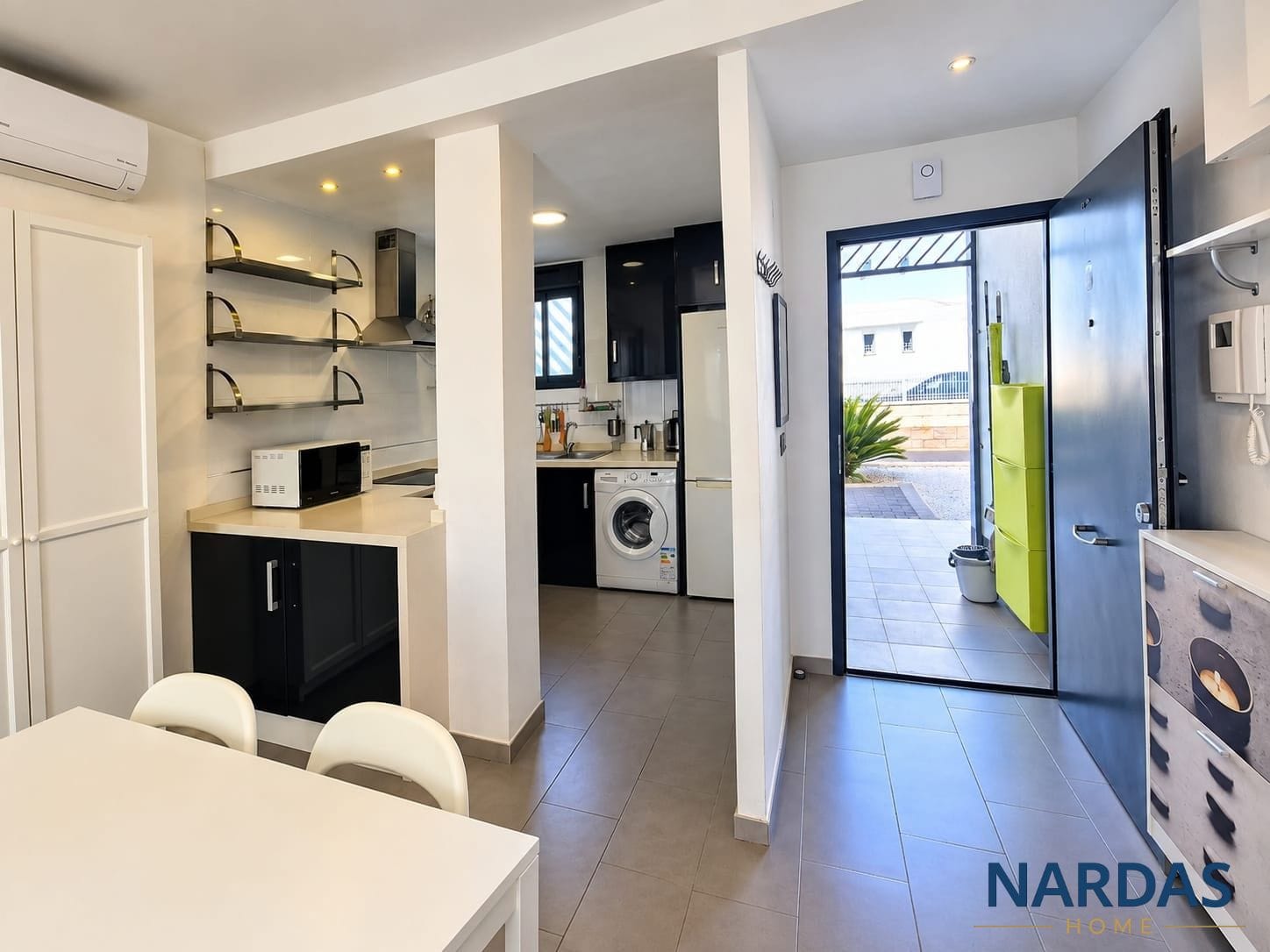 2-BED 2-BATH GROUND FLOOR APARTMENT JUST 80M FROM LA ZENIA BOULEVARD