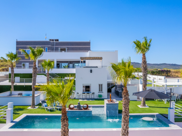 5 Bedroom Property in Torremendo