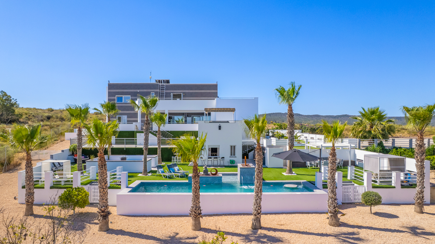 5 Bedroom Property in Torremendo