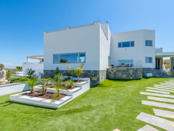 5 Bedroom Property in Torremendo