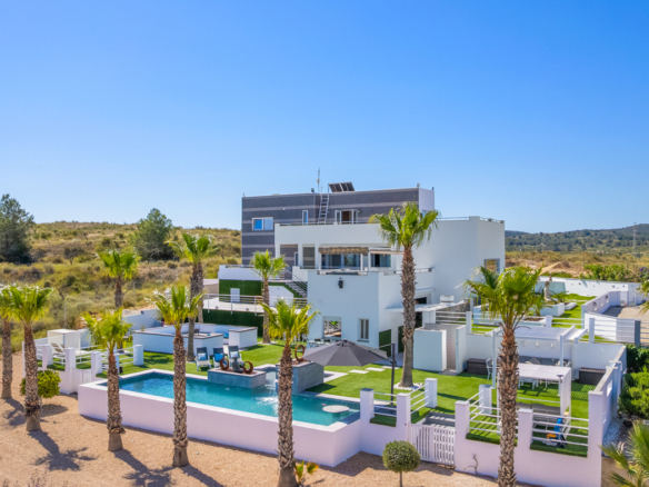 5 Bedroom Property in Torremendo