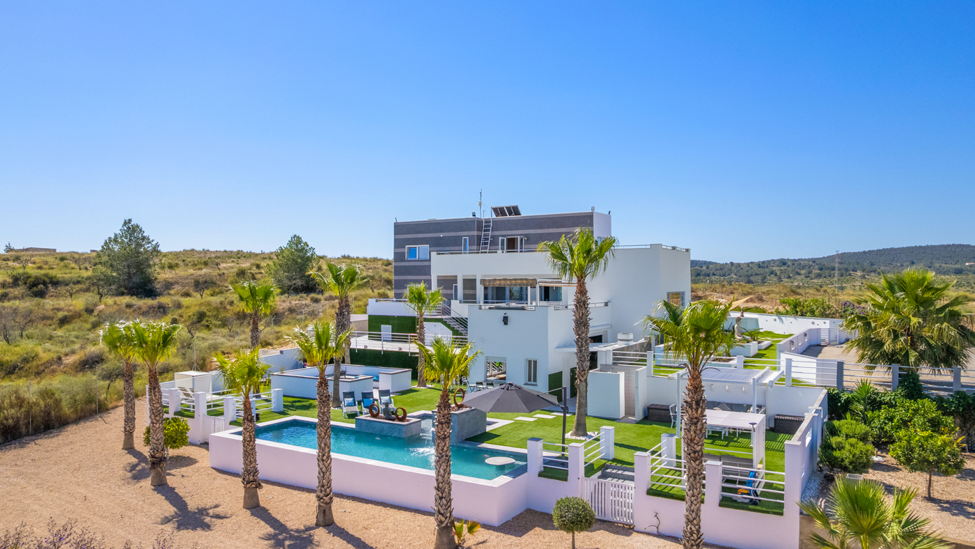 5 Bedroom Property in Torremendo