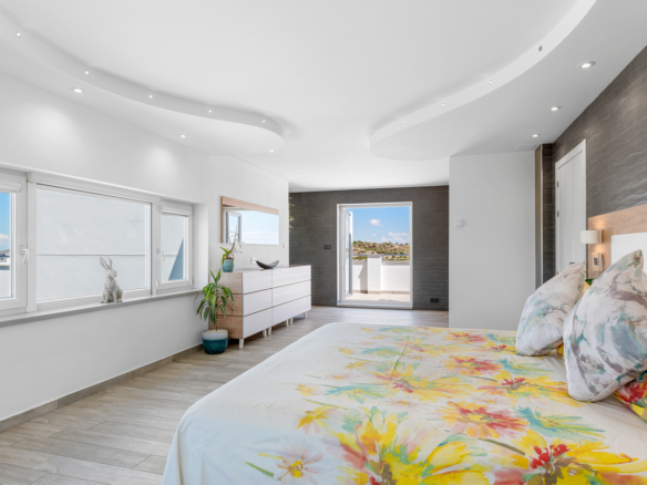 5 Bedroom Property in Torremendo