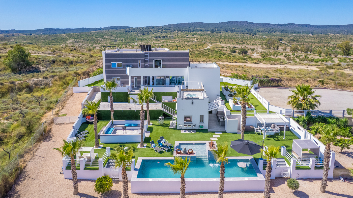 5 Bedroom Property in Torremendo