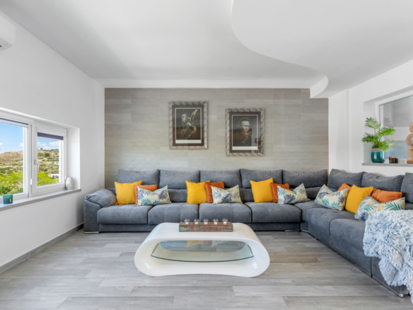 5 Bedroom Property in Torremendo
