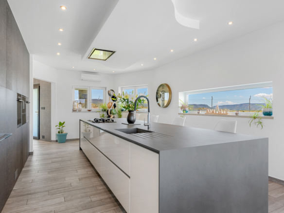 5 Bedroom Property in Torremendo