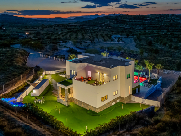 5 Bedroom Property in Torremendo