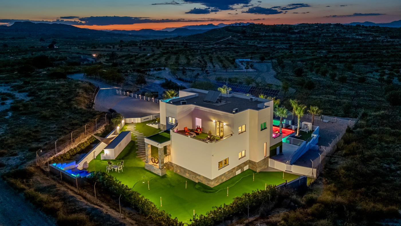 5 Bedroom Property in Torremendo