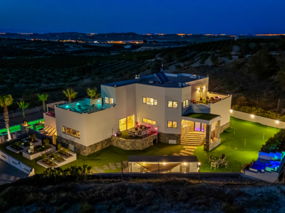 5 Bedroom Property in Torremendo