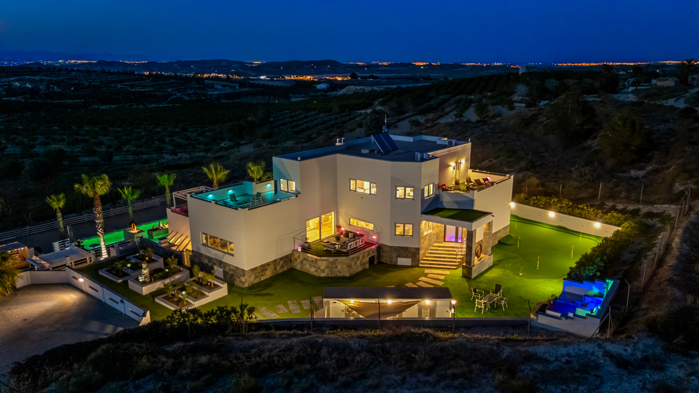 5 Bedroom Property in Torremendo