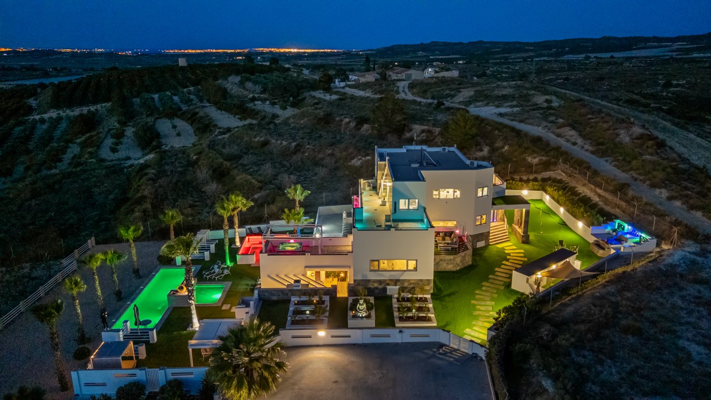 5 Bedroom Property in Torremendo