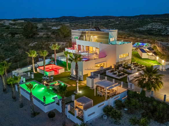 5 Bedroom Property in Torremendo