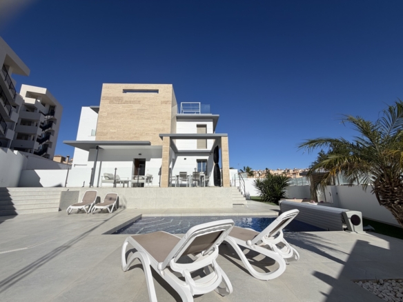 4 Bedroom Property in Villamartin