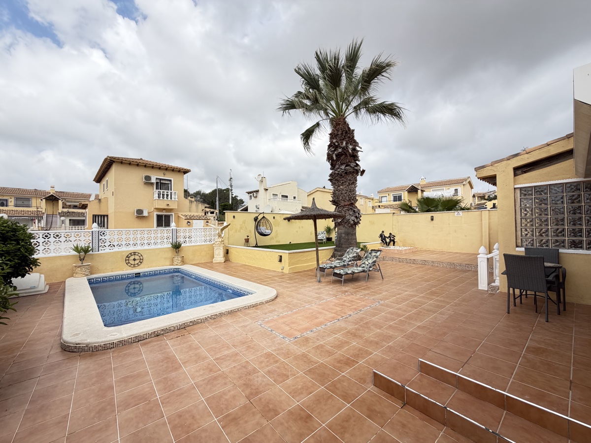 4 Bedroom Property in Villamartin