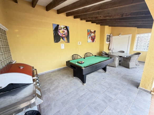 4 Bedroom Property in Villamartin