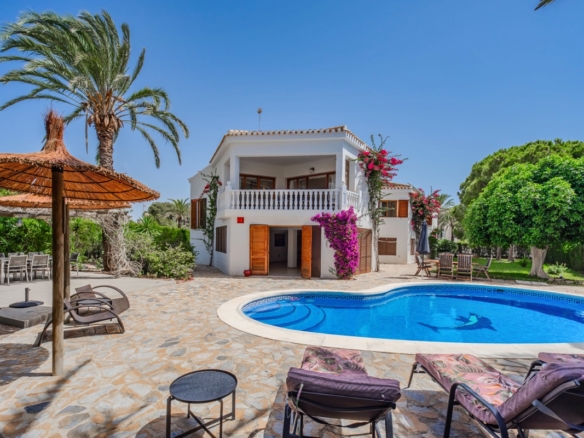 4 Bedroom Property in Cabo Roig