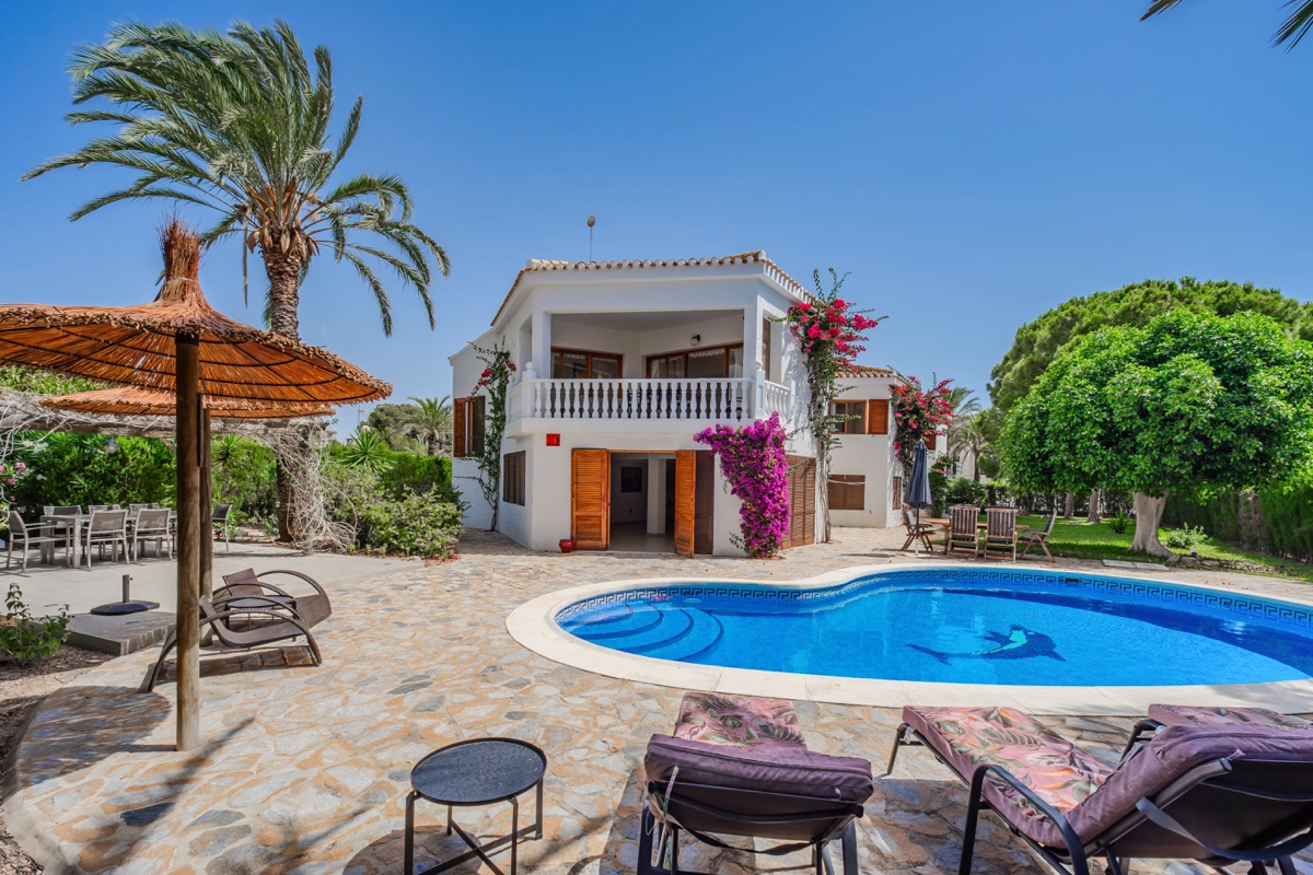 4 Bedroom Property in Cabo Roig