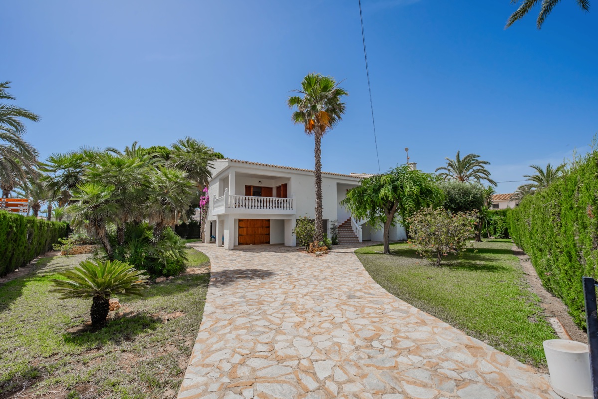 4 Bedroom Property in Cabo Roig
