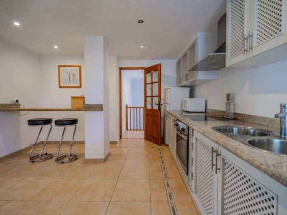 4 Bedroom Property in Cabo Roig