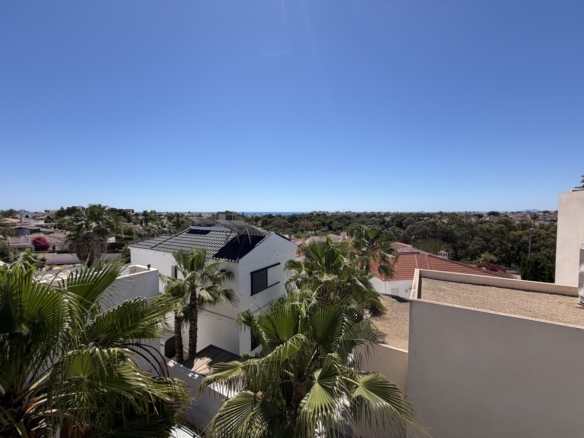 4 Bedroom Property in Mil Palmeras