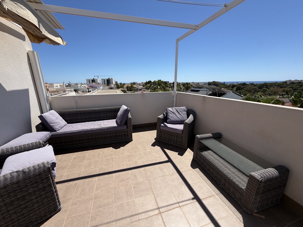 4 Bedroom Property in Mil Palmeras