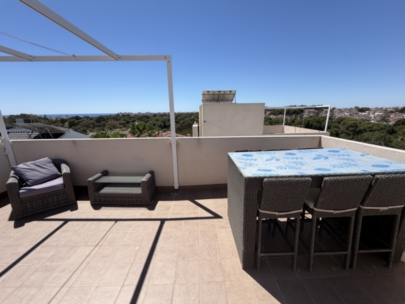 4 Bedroom Property in Mil Palmeras