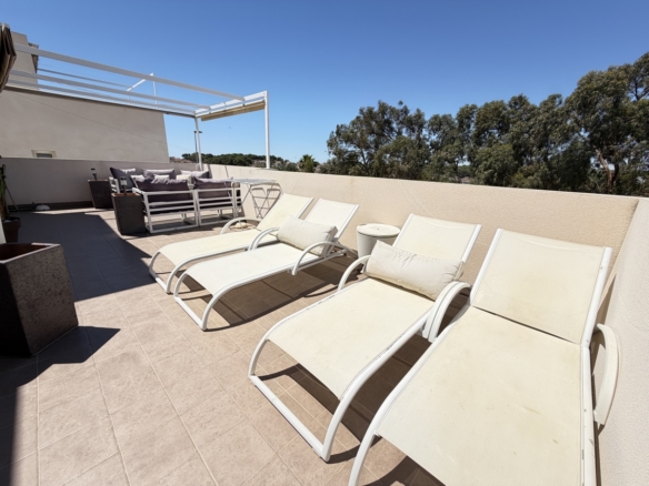 4 Bedroom Property in Mil Palmeras