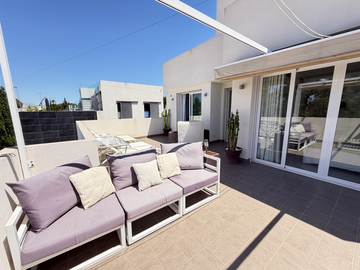 4 Bedroom Property in Mil Palmeras