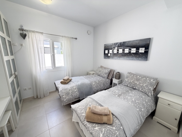 4 Bedroom Property in Mil Palmeras