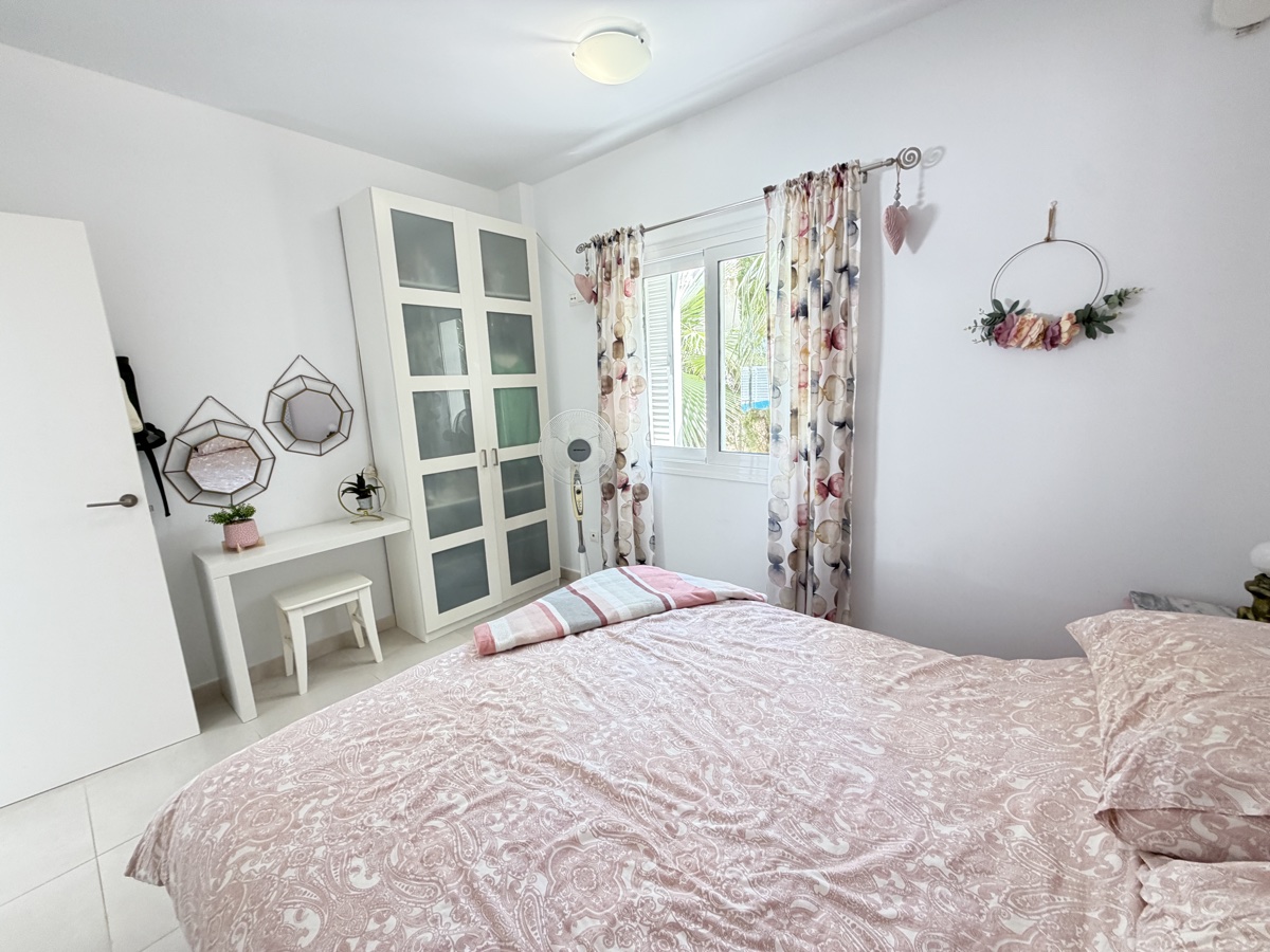 4 Bedroom Property in Mil Palmeras