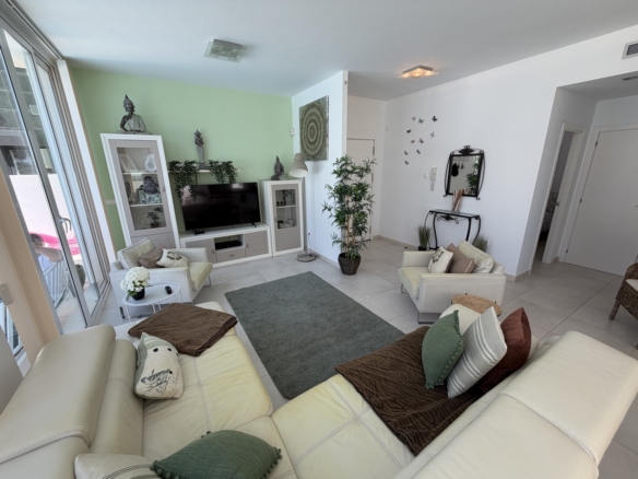 4 Bedroom Property in Mil Palmeras